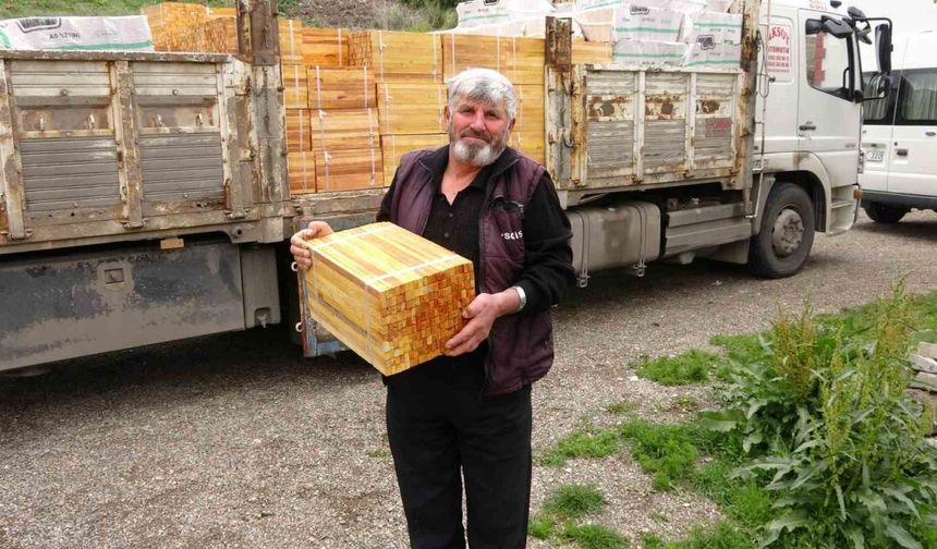 Yozgat’ta arıcılara 40 bin arı çıtası dağıtıldı
