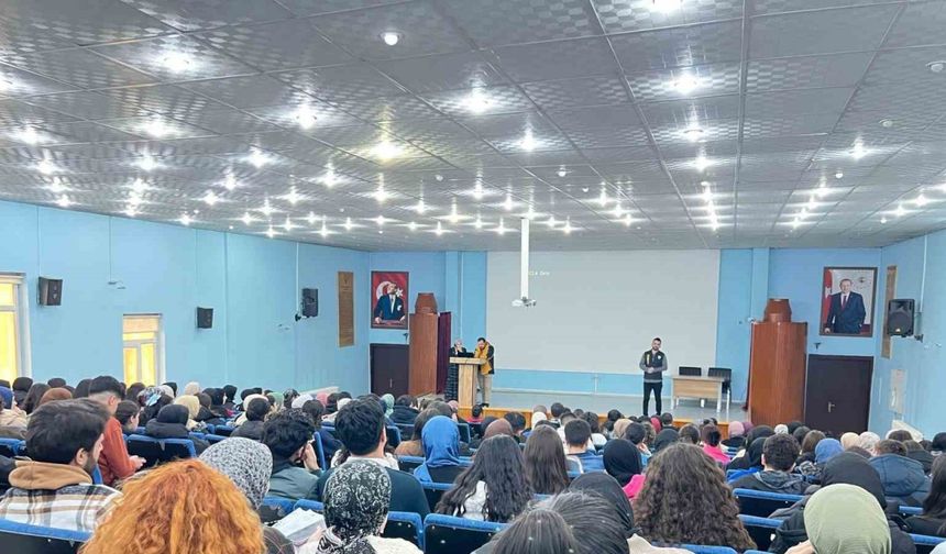 Ağrı’da bin 200 kişiye siber suçlar eğitimi verildi