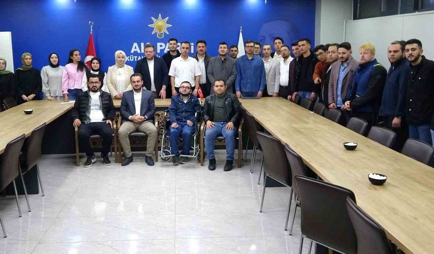 AK Parti Kütahya İl Gençlik Kolları Başkanlığının yeni yönetimi açıklandı