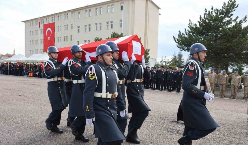 Şehit Astsubay memleketine uğurlandı