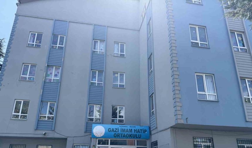 Silivri’de depremde hasar alan Gazi İmam Hatip Ortaokulu’na tahliye kararı