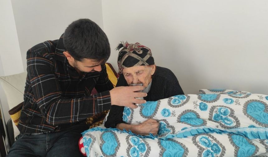 102 yaşındaki Kezik nineye çocukları gözü gibi bakıyor