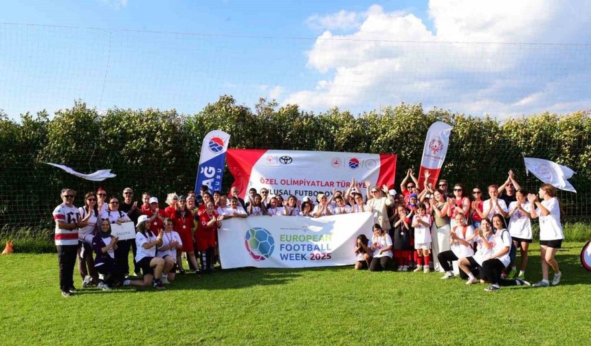160 özel sporcu İzmir Bayındır’da yeşil sahada buluştu