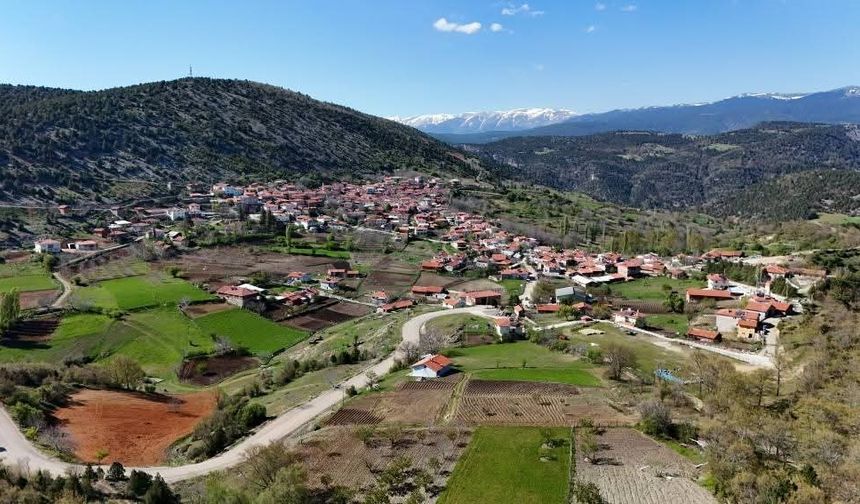 672 yıllık tarifle yılda 1 kez yapılıyor...Herkes o köye akın etti