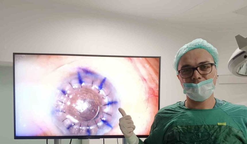 83 yaşındaki hastaya başarıyla kornea nakli yapıldı
