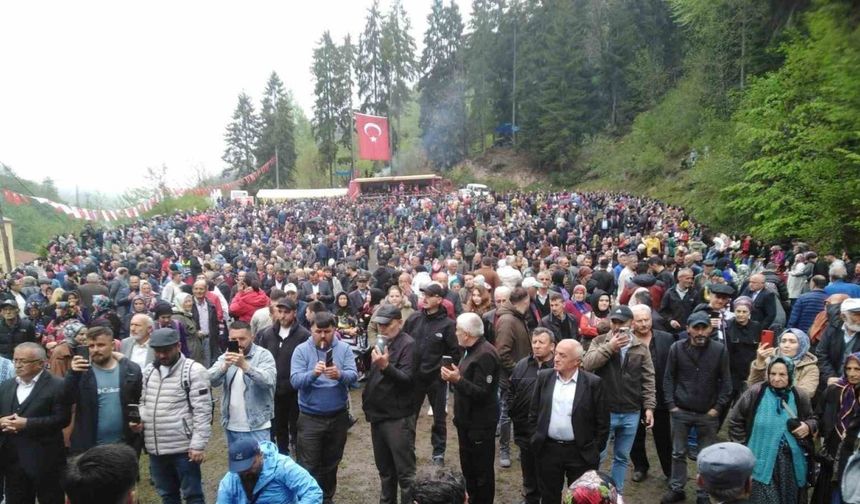 "Acısu Hıdırellez Kültür ve Bahar Bayramı Şenliği" yağmur altında yapıldı