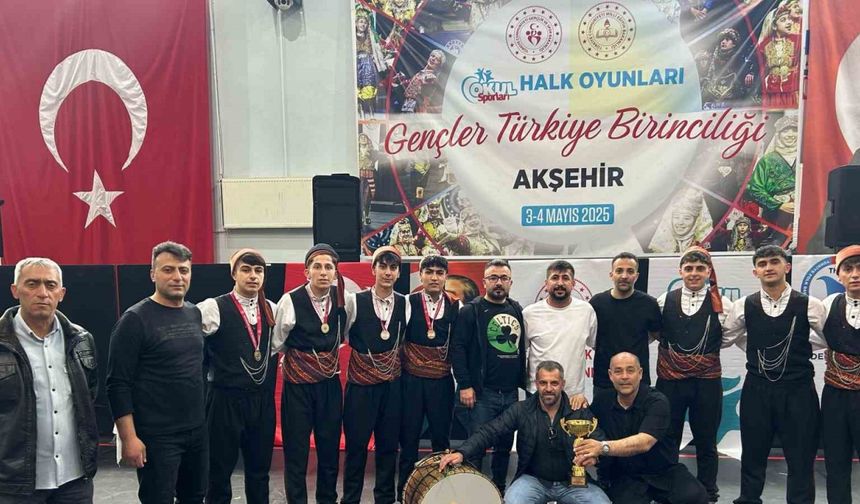 Ağrı’nın gururu Cumhuriyet Anadolu Lisesi, halk oyunlarında Türkiye şampiyonu oldu