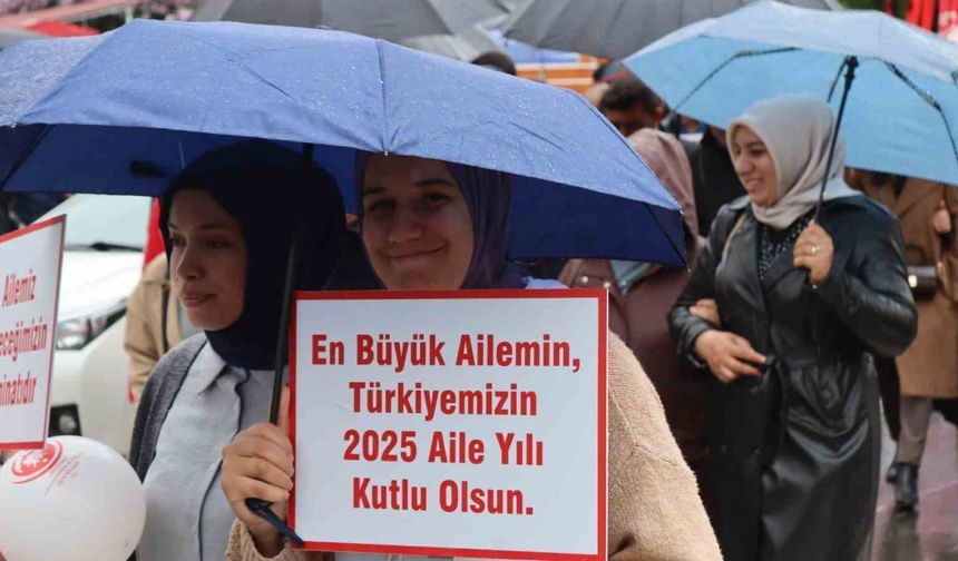Aile Haftası’nda kortej yürüyüşü düzenlendi