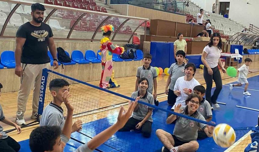 ALKÜ’de engellere dikkat çekildi