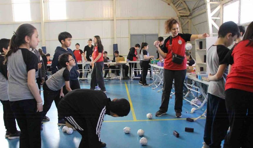Amasyalı öğretmenler öğrencileri için atık malzemelerden 160 çeşit oyun tasarladı
