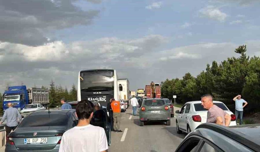Ankara’da seyir halindeki tır devrildi: 1 yaralı