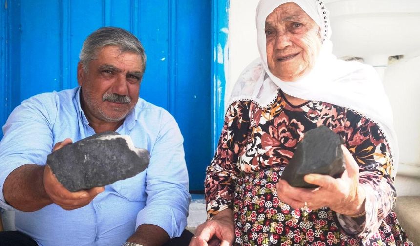 Anneler Günü hediyesi ’gökten’ indi: Bahçesine göktaşı olduğu düşünülen cisim düştü