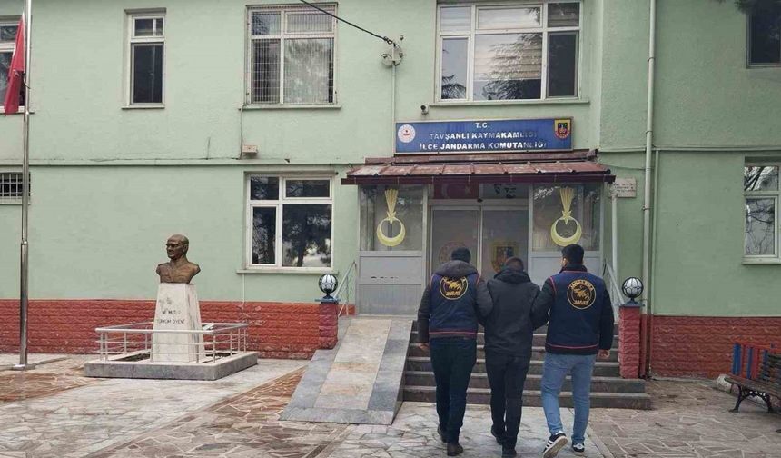 Aranan şahıslar Kütahya JASAT’tan kaçamadı