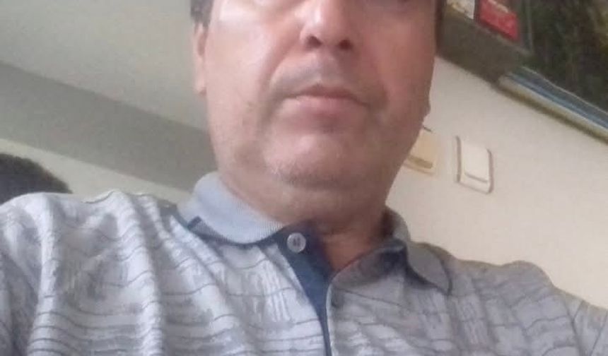 Bahçede ilaçlama yaparken devrilen traktörün altında kalan sürücü hayatını kaybetti