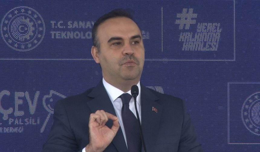 Bakan Kacır: "Ortopedik cihaz üretimine yönelik 643 milyon liralık yatırımı harekete geçirdik"
