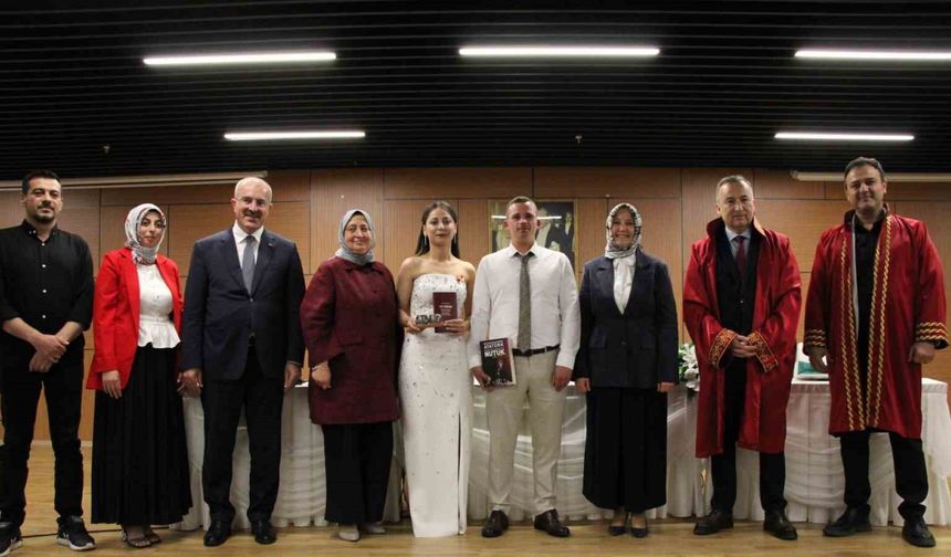 Bakan Yardımcısı Yenigün, evlilik için devlet desteği alan çiftin nikah şahitliği yaptı