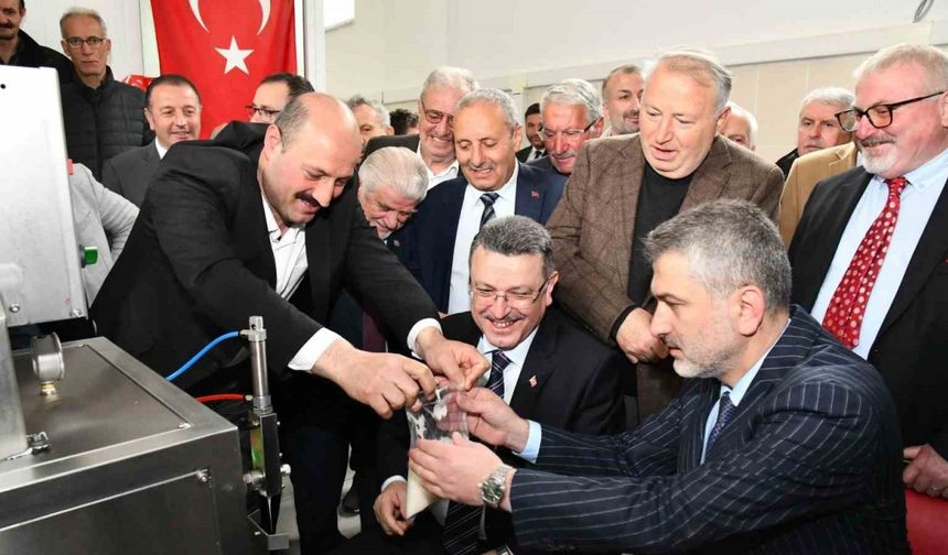 Bal üreticilerine arı yemi makinesi desteği