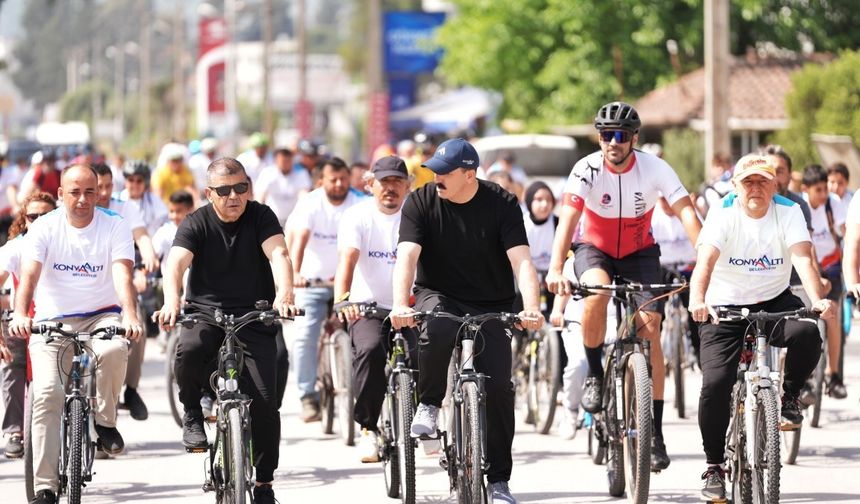 Başkan Kotan Konyaaltılılar ile bisiklet sürdü