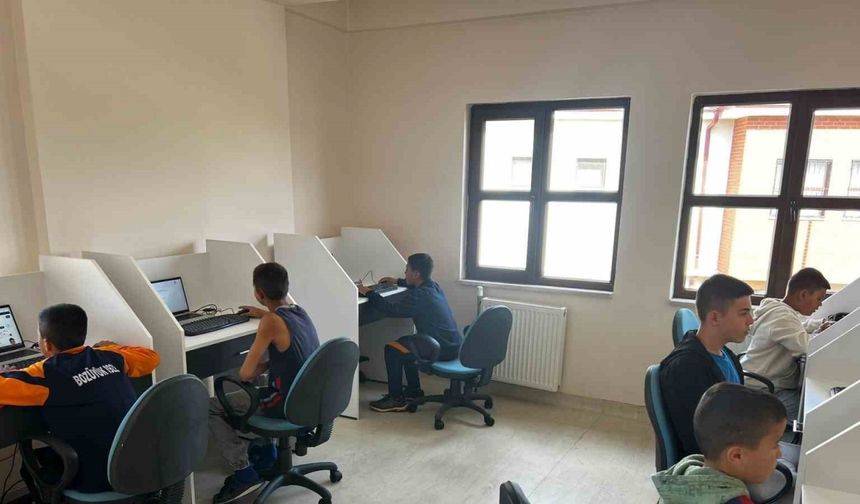 Bozüyük Çocuk Evleri Sitesi’nde ’Bilgisayar sınıfı’ kazandırıldı