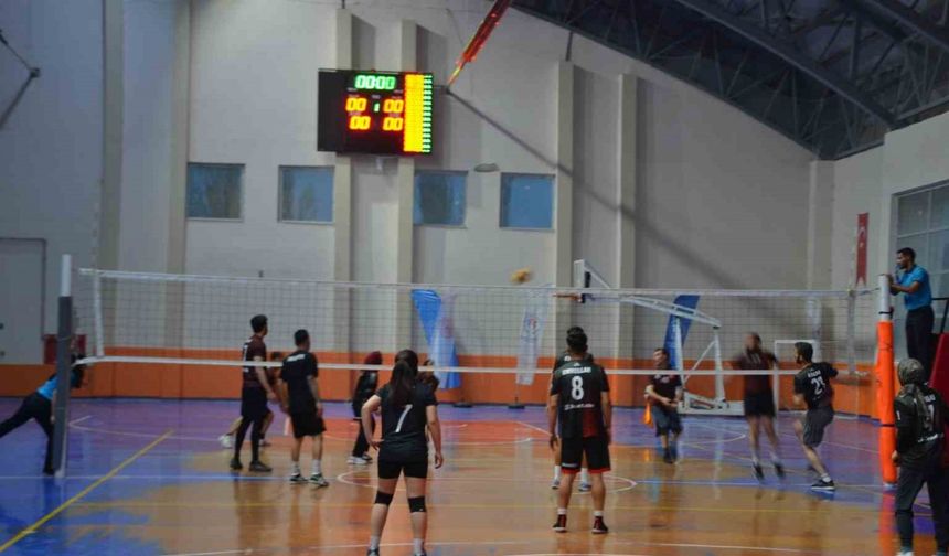 Bulanık’ta ‘Voleybol Turnuvası’ sona erdi