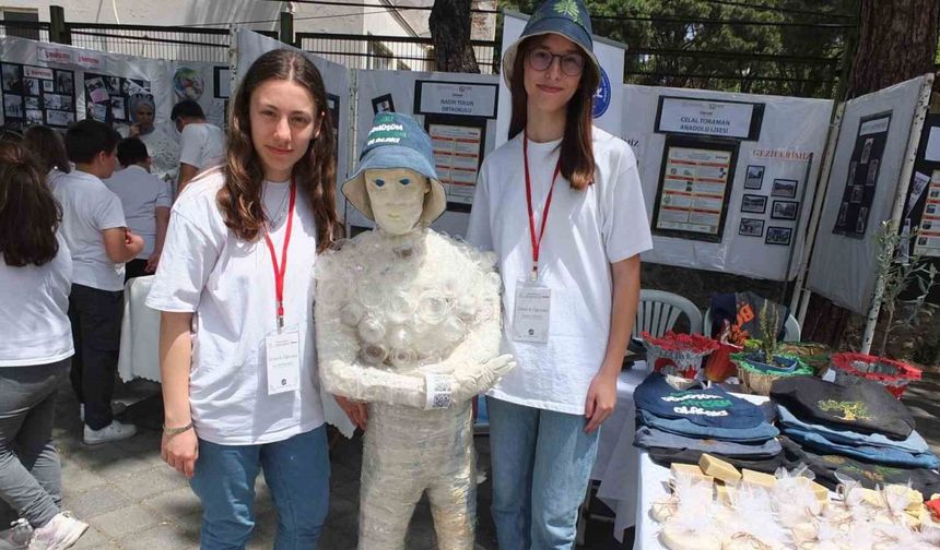Burhaniyeli öğrenciler atık malzemelerden heykel yaptı