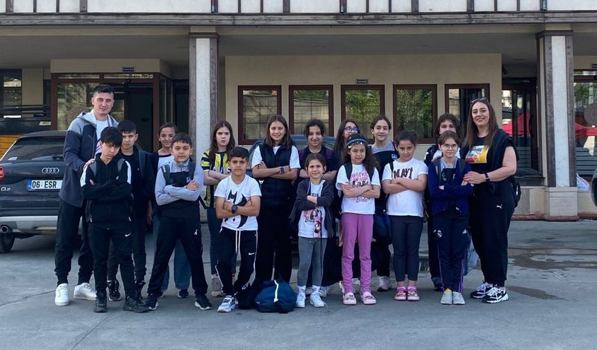 Çayırovalı minik yüzücülerden 35 madalya ve Türkiye şampiyonluğu