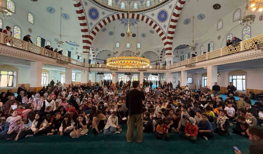 Çocuklara önemli uyarı: "Sosyal medyada görülen her bilgiye inanmayın"