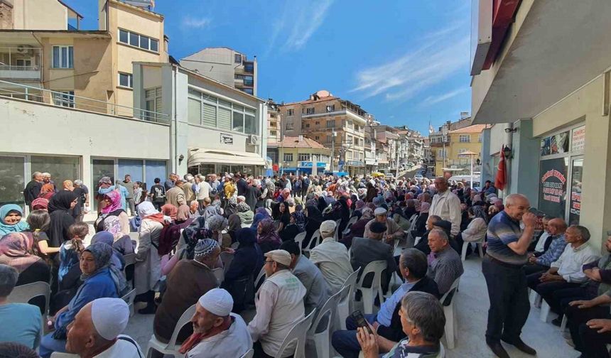 Demirci’de hac kafilesi yola çıktı