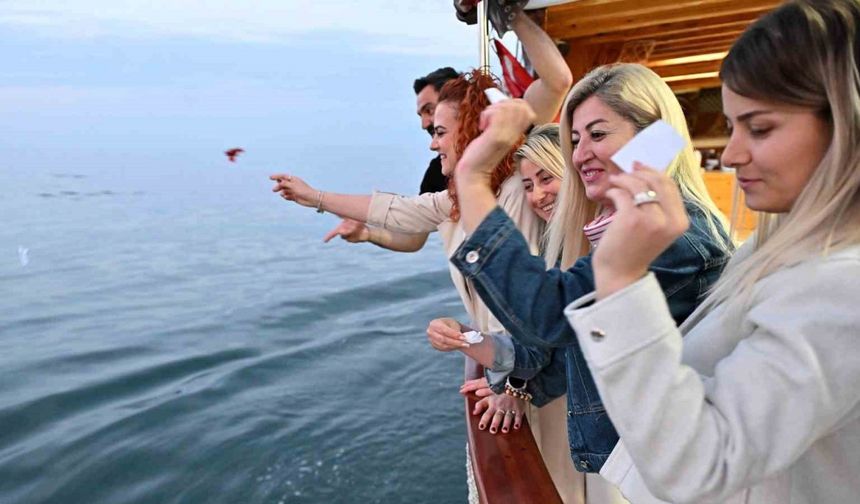 Dilekler Akdeniz’in maviliklerine uğurlandı