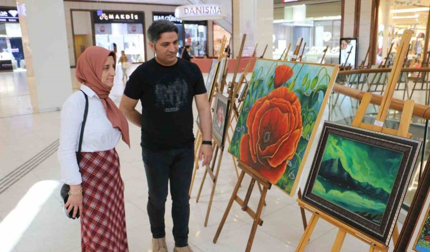 Diyarbakır’da ‘Öğretmen Renkleri’ resim sergisi açıldı