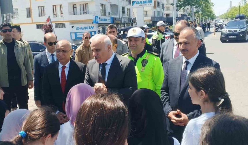 Diyarbakır’da Trafik Haftası’nda çocuklara kurallar anlatıldı