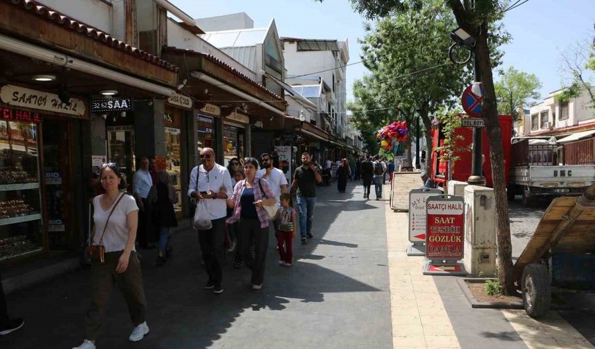 Diyarbakır’da vatandaş ve esnaf, PKK’nın fesih kararını olumlu değerlendirdi