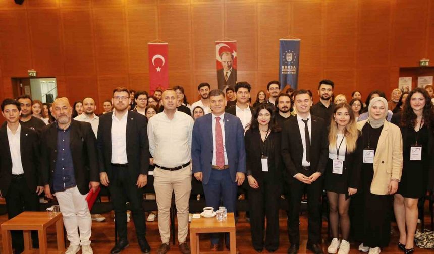 Doç. Dr. Ergül Halisçelik’ten gençlerle "sürdürülebilirlik" üzerine sohbet