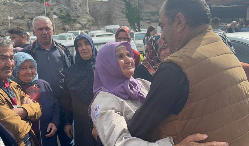 Eğirdir’de dualar semaya, hacı adayları kutsal topraklara gözyaşlarıyla uğurlandı