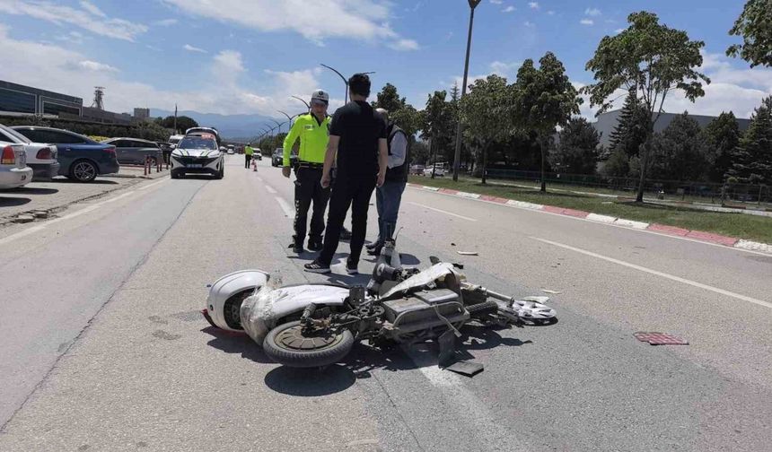 Ekipler dakikalarca dil döktü, parçalanan bisikletini bırakmamak için direndi