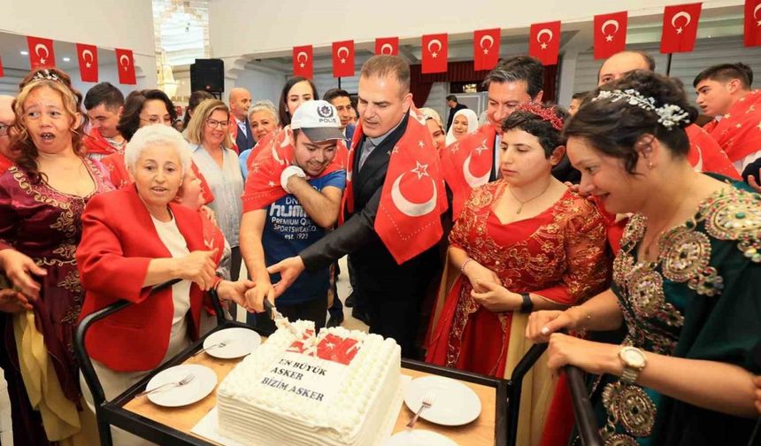 Engelli bireyler için ‘Asker Kına Gecesi’