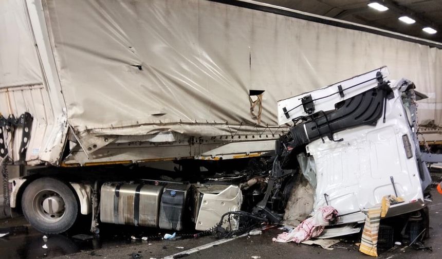 Erkenek Tüneli’nde trafik kazası: 1 ağır yaralı