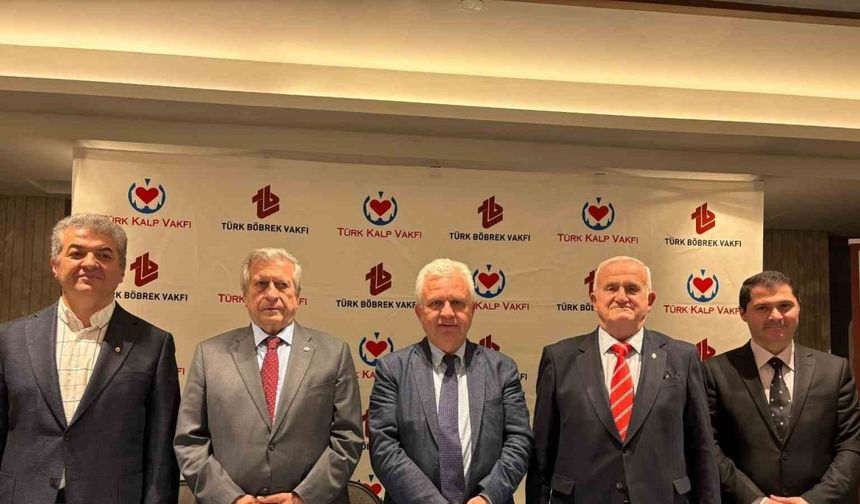 Eş dost tavsiyesiyle ilaç almak yerini, yapay zeka destekli sahte uzmanlara bıraktı