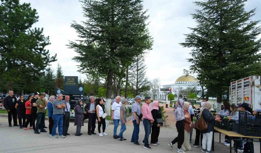 Eskişehir Büyükşehir Belediyesi’nden duygulandıran çiçek jesti