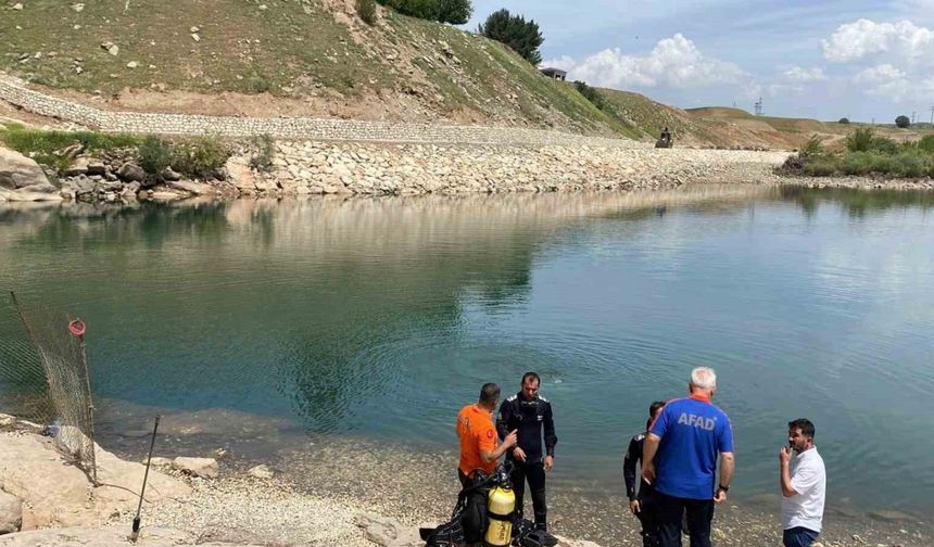 Fotoğraf çekmek isteyen çocuk, düştüğü Malabadi Çayı’nda hayatını kaybetti