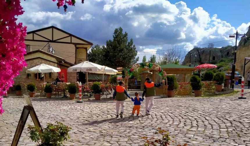Frig Vadisi Ayazini’de turizm sezonu başladı