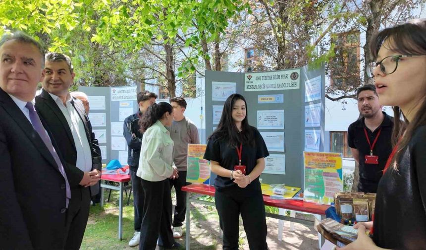Gediz’de öğrencilerden ilgi çekici projeler; vardiyalı çalışmanın aile içi etkileri araştırıldı