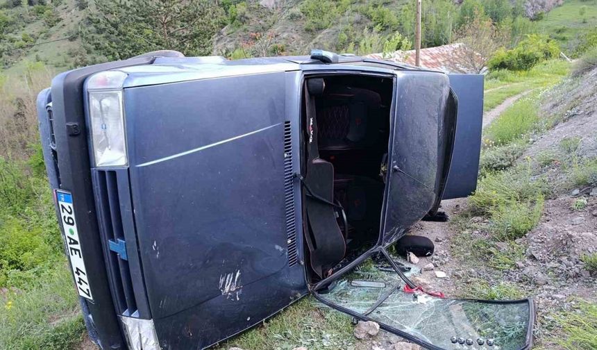 Gümüşhane’de otomobil devrildi: 4 kişi yaralandı