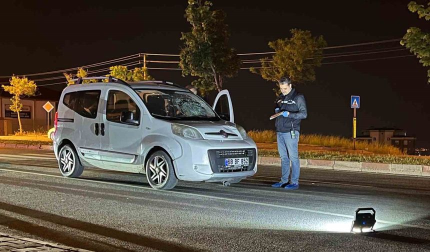 Hafif ticari aracın çarptığı kadın hayatını kaybetti