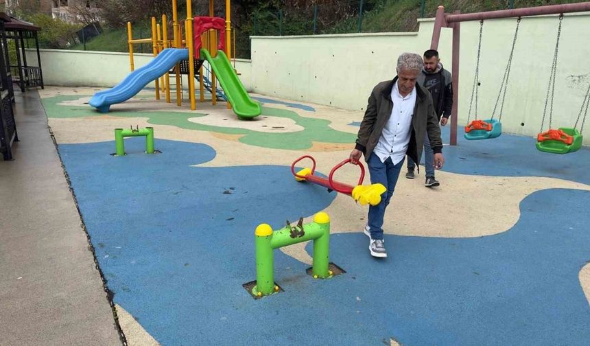 Hakkari’de çocuk oyun parkı ikinci kez tahrip edildi