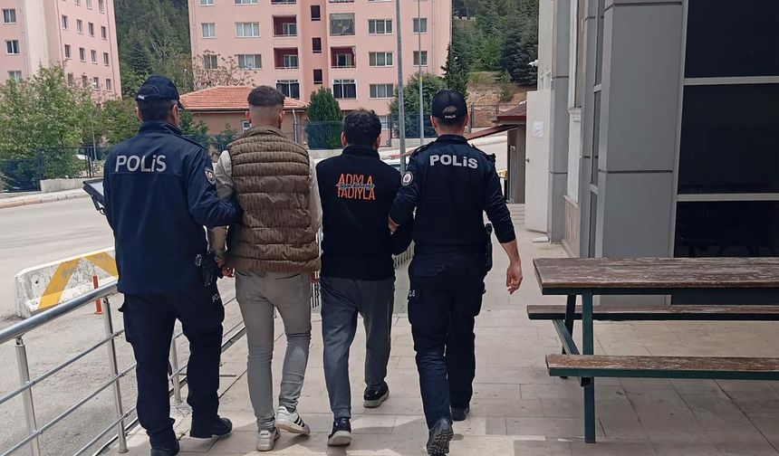 Isparta’da aranan 2 şahıs operasyonla yakalandı