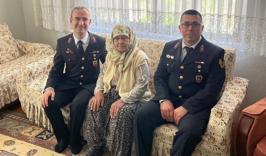 Jandarma, şehit annelerini unutmadı