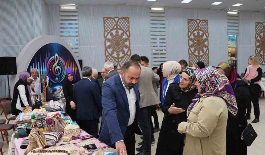 Kadınlar festivalde emeklerini sergiledi