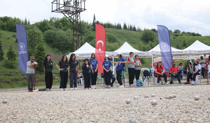 Karabük’te ilk kez düzenlenen Bocce Bölge Şampiyonası devam ediyor