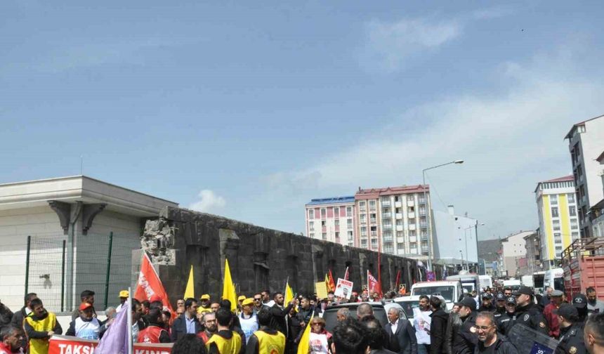 Kars’ta 1 Mayıs kutlamalarında arbede yaşandı